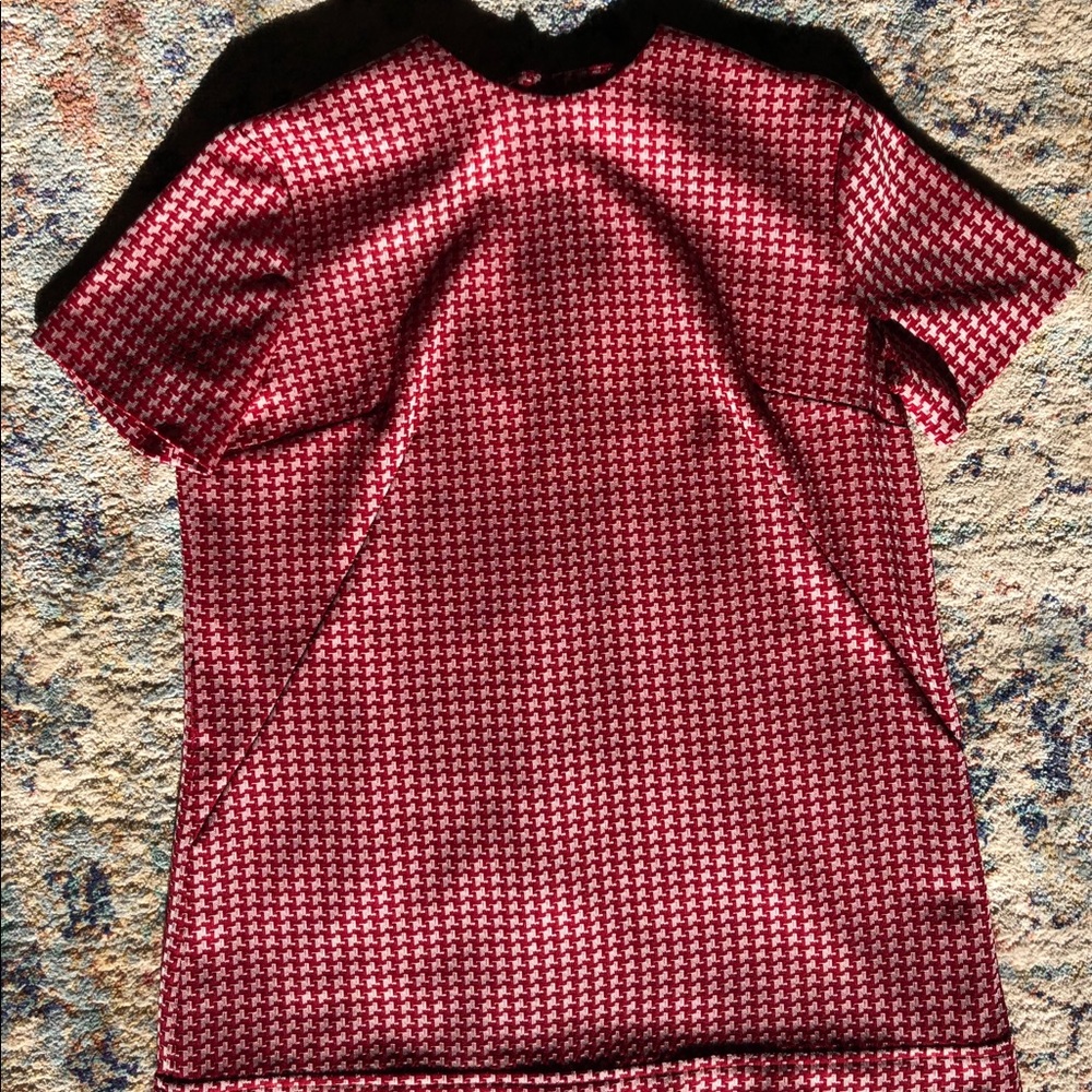 Charming vintage top with back zipper